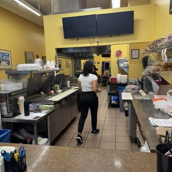 Famous Uncle Al's - Inside - American Near Me - Norfolk, Virginia