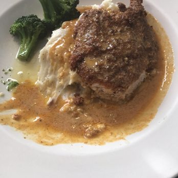 Uncle Ike's Sandbar & Grill - Southern fried chicken! Best chicken I've ever had in my life and I'm a professional chef! - American Near Me - Corolla, North Carolina