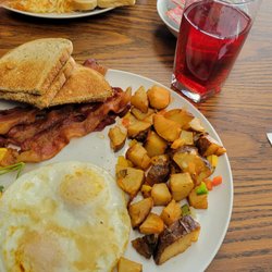 Copper Cove Restaurant - My breakfast today on Christmas eve. Scrumptious....what else can I say.