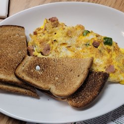 Dean's Diner - Western omelet with dry dark toast