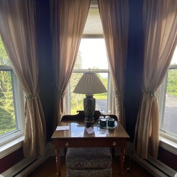 Blind Tiger Burlington - Bedroom - Hotels Near Me - Burlington, Vermont