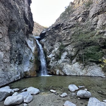 Eaton Canyon Falls Trail - Waterfall - Hiking Near Me - Altadena, California Eaton Canyon Falls Trail - Waterfall - Hiking Near Me - Altadena, California