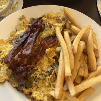 Landmark Diner - Mushroom omelet - Diners Near Me - Roslyn, New York