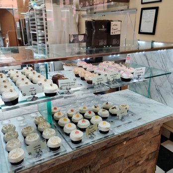 Cupcake Lounge - Change daily and weekly - Bakeries Near Me - Ottawa, Ontario