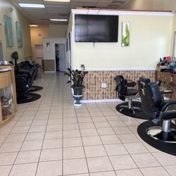 Salon & Day Spa - Salon Day and Spa with a welcoming staff