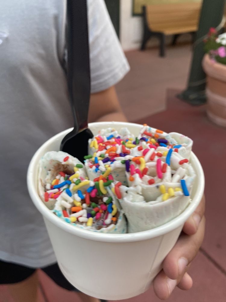 SWEET CHARLIE’S Updated July 2024 109 Photos & 81 Reviews 70 Rehoboth Ave, Rehoboth Beach