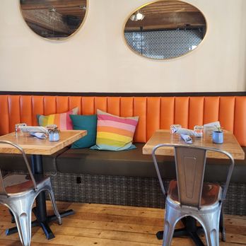 Minglewood - Love the Decor. Feels Summery, just like the outside - Coffee & Tea Near Me - Tahoe City, California