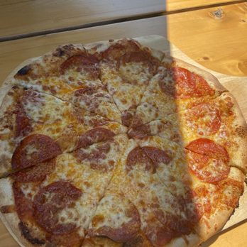 Bakery San Juan - Regular pepperoni pizza - Bakeries Near Me - Friday Harbor, Washington