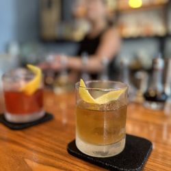 Bar Shiru - Negroni and mocktail