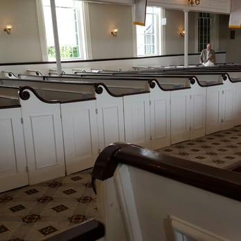 First Presbyterian Church - Inside pews - Churches Near Me - Natchez, Mississippi