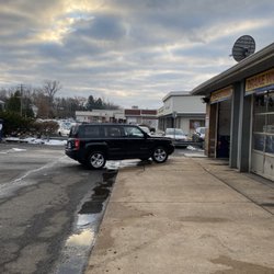 Vienna Sunoco - Getting my car inspected.