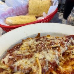 Sunrise Pizzeria - Chicken parm & garlic bread