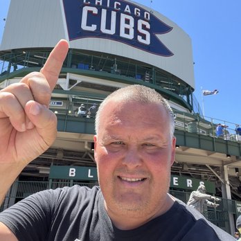 Murphy's Bleachers - Craig Hockenberry - Sports Bars Near Me - Chicago, Illinois Murphy's Bleachers - Craig Hockenberry - Sports Bars Near Me - Chicago, Illinois