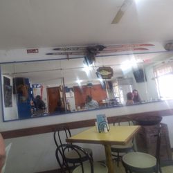 La Cruda - Inside