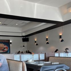 S&j’s Cafe - Booths, tables, counter seating