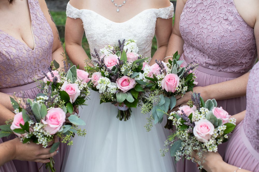 ROYER’S FLOWERS & GIFTS 100 York Rd, Carlisle, Pennsylvania