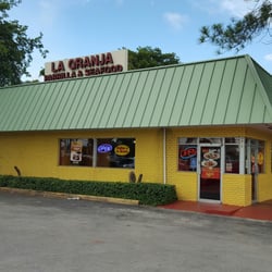 La Granja Griffin - DO NOT EAT HERE!  IGUANA ON THE MENU!