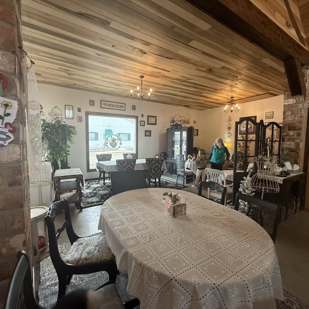 Ms. B’s Teas - Seating area - Tea Rooms Near Me - Clayton, Indiana Ms. B’s Teas - Seating area - Tea Rooms Near Me - Clayton, Indiana