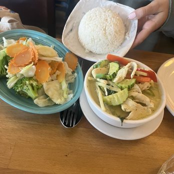 Lemon Grass Thai Cuisine - Green Curry with side of steam veggies - Thai Near Me - San Francisco, California