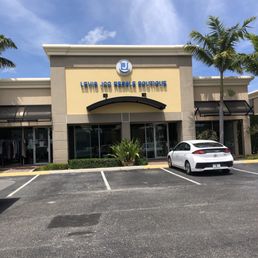 Exterior outside entrance of Levis JCC Resale Boutique - Outside - Boca Raton, Florida Exterior outside entrance of Levis JCC Resale Boutique - Outside - Boca Raton, Florida