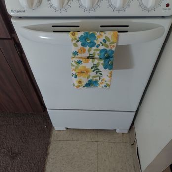 Etown Cleaning - My stove looks like it's brand new and the way they folded my kitchen towels and bathroom towels were so adorable. - Home Cleaning Near Me Etown Cleaning - My stove looks like it's brand new and the way they folded my kitchen towels and bathroom towels were so adorable. - Home Cleaning Near Me