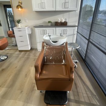 Salon Lindy Ray - Hair Salons Near Me - Costa Mesa, California Salon Lindy Ray - Hair Salons Near Me - Costa Mesa, California