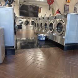 Spin Ciclo Washateria - Hardly anyone here and she was rude