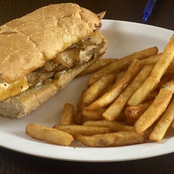 Mitchell’s - Central Service Grill - Grilled Chicken PO-Boy - Bars Near Me - Eupora, Mississippi
