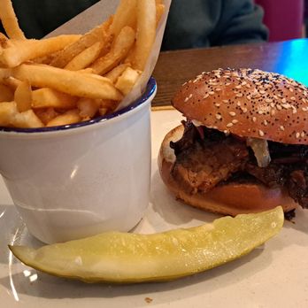 Gus's BBQ - Barbeque Near Me - Porter Ranch, California