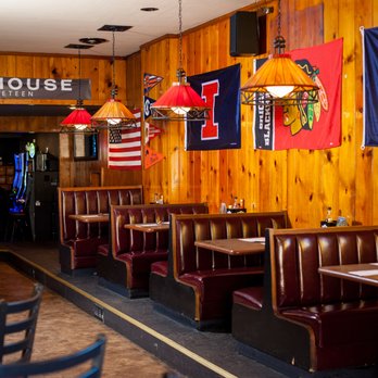 FieldHouse 219 - Booth Seating - Sports Bars Near Me - Monticello, Illinois