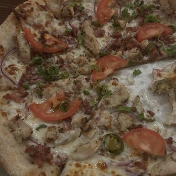 Flying Heart Brewing & Pub - Chicken Bacon Ranch Pizza - Beer, Wine & Spirits Near Me - Bossier City, Louisiana Flying Heart Brewing & Pub - Chicken Bacon Ranch Pizza - Beer, Wine & Spirits Near Me - Bossier City, Louisiana