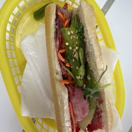 1. Đặc Biệt / Special Combination with extra meat 1. Đặc Biệt / Special Combination with extra meat