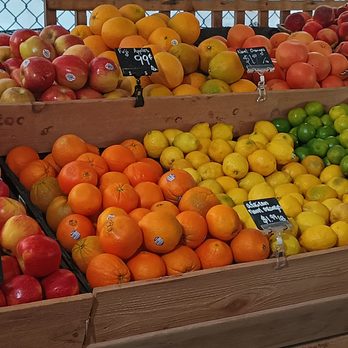 Talarico's Produce - Artfully laid out displays of produce - Fruits & Veggies Near Me - Portland, Oregon