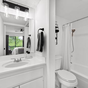 Prime Realty - Cheek black and white bathroom - Real Estate Agents Near Me - Westlake Village, California Prime Realty - Cheek black and white bathroom - Real Estate Agents Near Me - Westlake Village, California