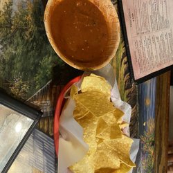 Valle de Bravo Mexican Grill - Chips and salsa.