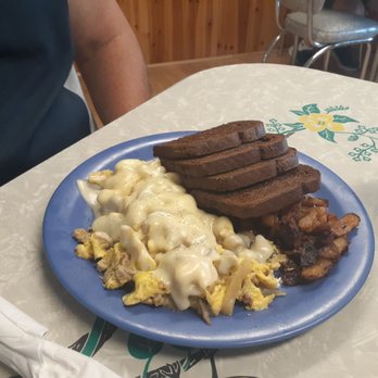 Somewhere in Time Cafe - My friend's country plate - Breakfast & Brunch Near Me - Mystic, Connecticut