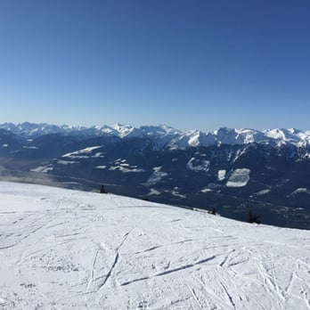 The Sutton Place Hotel - Top of mountain - Hotels Near Me - Revelstoke, British Columbia The Sutton Place Hotel - Top of mountain - Hotels Near Me - Revelstoke, British Columbia