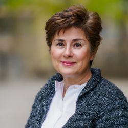 Monkifoto - Outdoor Professional Headshots