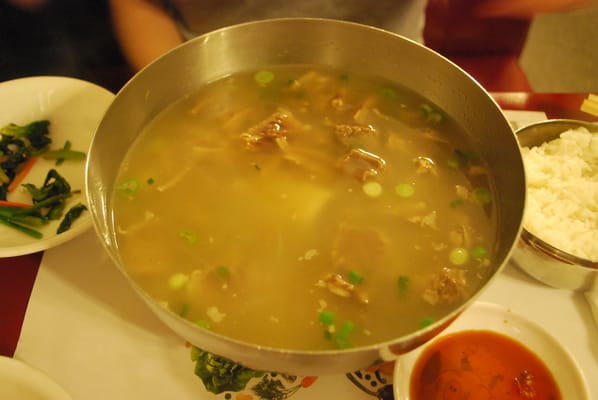 Tong Tong by null