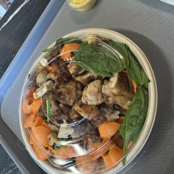 Smoothie Spot - Cutler Bay - Spot salad with chicken (extra chicken) - Juice Bars & Smoothies Near Me - Miami, Florida Smoothie Spot - Cutler Bay - Spot salad with chicken (extra chicken) - Juice Bars & Smoothies Near Me - Miami, Florida