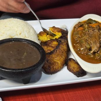 Que Bola Cuban Cafe - Cuban Near Me - Des Plaines, Illinois Que Bola Cuban Cafe - Cuban Near Me - Des Plaines, Illinois