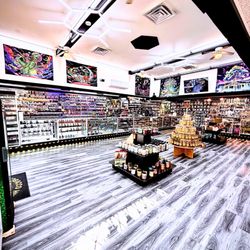 Tobacco Hut - Store interior