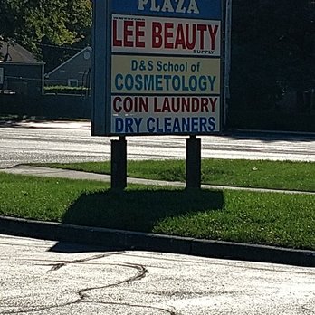 Fountain Coin Laundry - Road sign - Laundromat Near Me - Waterford, Michigan Fountain Coin Laundry - Road sign - Laundromat Near Me - Waterford, Michigan