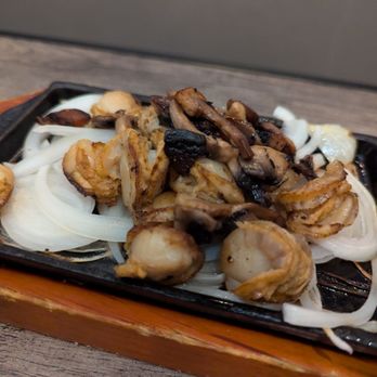The Barn - Scallops w/mushrooms - Barbeque Near Me - Arcadia, California The Barn - Scallops w/mushrooms - Barbeque Near Me - Arcadia, California