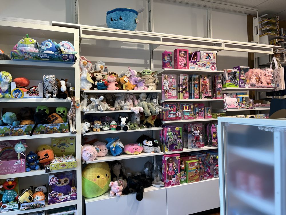 THE TOY BOX Updated September 2024 495 Premium Outlets Blvd, Hagerstown, Maryland Toy