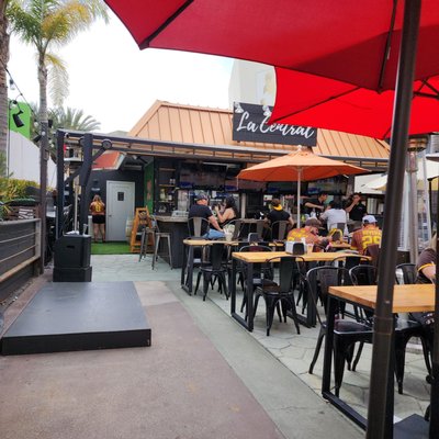 La Central Beer & Wine Garden by null