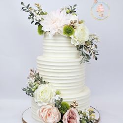 Madelyn's  Specialty Cakes - Three-Tier Modern Romance Wedding Cake