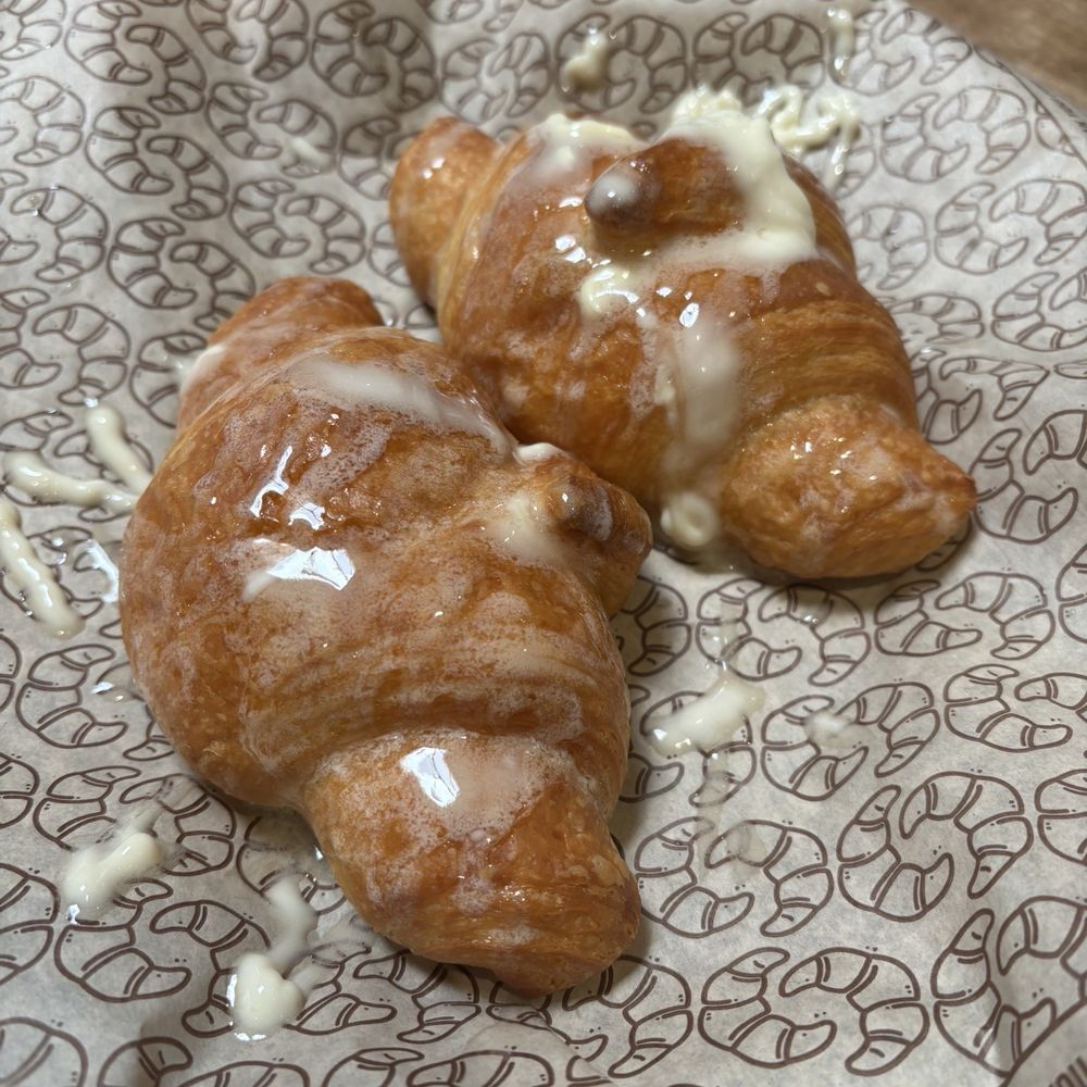 Cheddar's Scratch Kitchen - Honey Butter Croissants - American Near Me - Daytona Beach, Florida Cheddar's Scratch Kitchen - Honey Butter Croissants - American Near Me - Daytona Beach, Florida