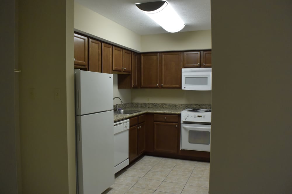 LE PETIT CARRE APARTMENTS Updated June 2024 1400 Lake Ave, Metairie