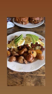 Lola’s Kitchen by null